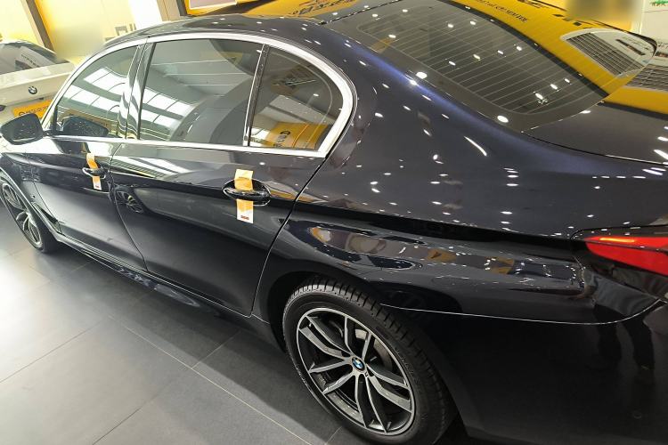 Used BMW 5 Series 2022 Second Facelift 525Li M Sport Package
