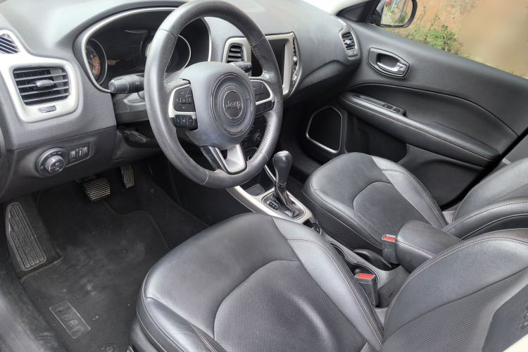 Used  Compass 2017 200T Automatic Family Edition