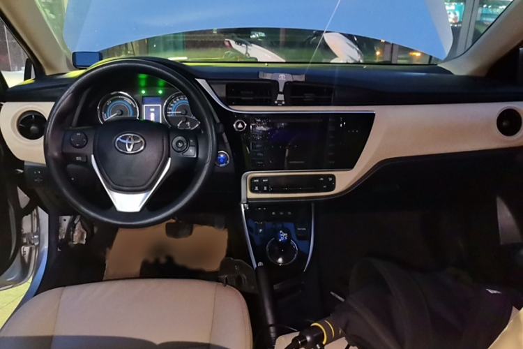 Used Toyota Levin 2017 Revised Dual-Engine 1.8H GS E-CVT Elite Sunroof Version China VI Standard
