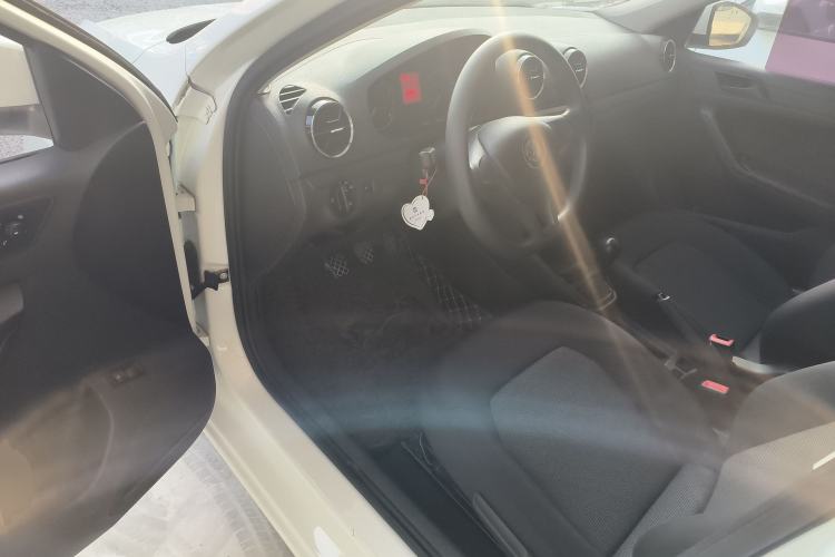 Used Volkswagen Jetta 2017 1.5L Manual Fashion Edition
