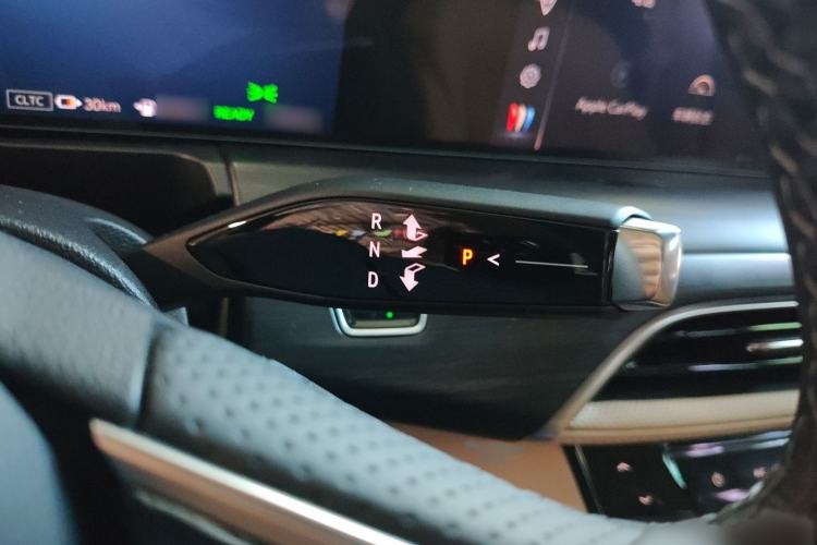 Used Buick GL8 New Energy 2025 Lu Shang Luxury Edition 7-Seater
