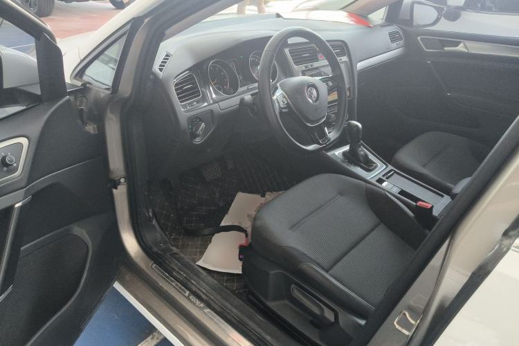 Used Volkswagen Golf 2018 1.6L Automatic Comfort Model
