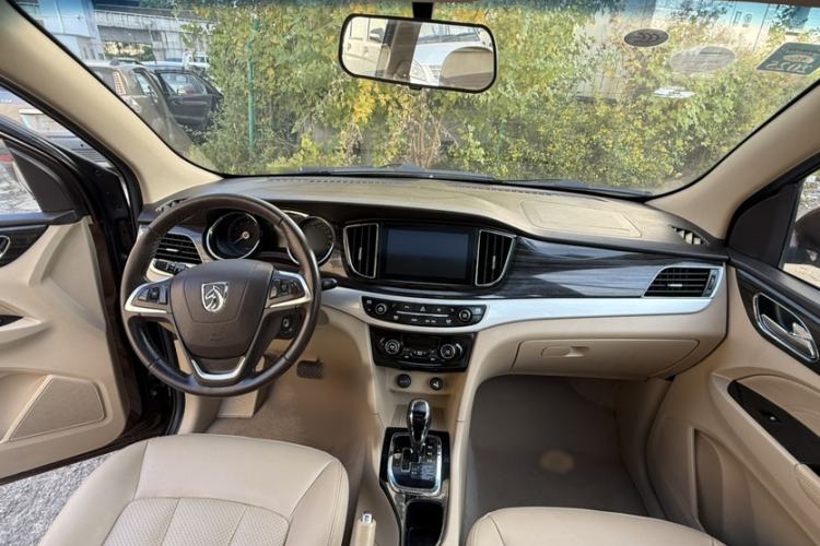 Used Baojun 730 2016 1.8L iAMT Luxury Model 7 Seats