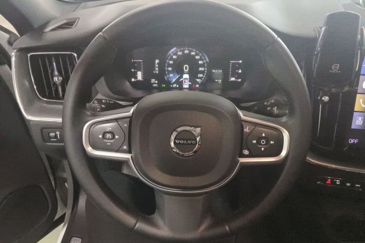 Used Volvo XC60 2019 T5 4x4 Smart Edition China V Standard
