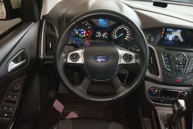 Used Ford Focus 2012 Hatchback 1.6L Automatic Fashion Edition