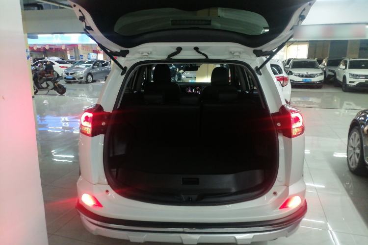 Used Toyota RAV4 2019 2.0L CVT Two-Wheel Drive Fashion X Limited Edition China V Standard