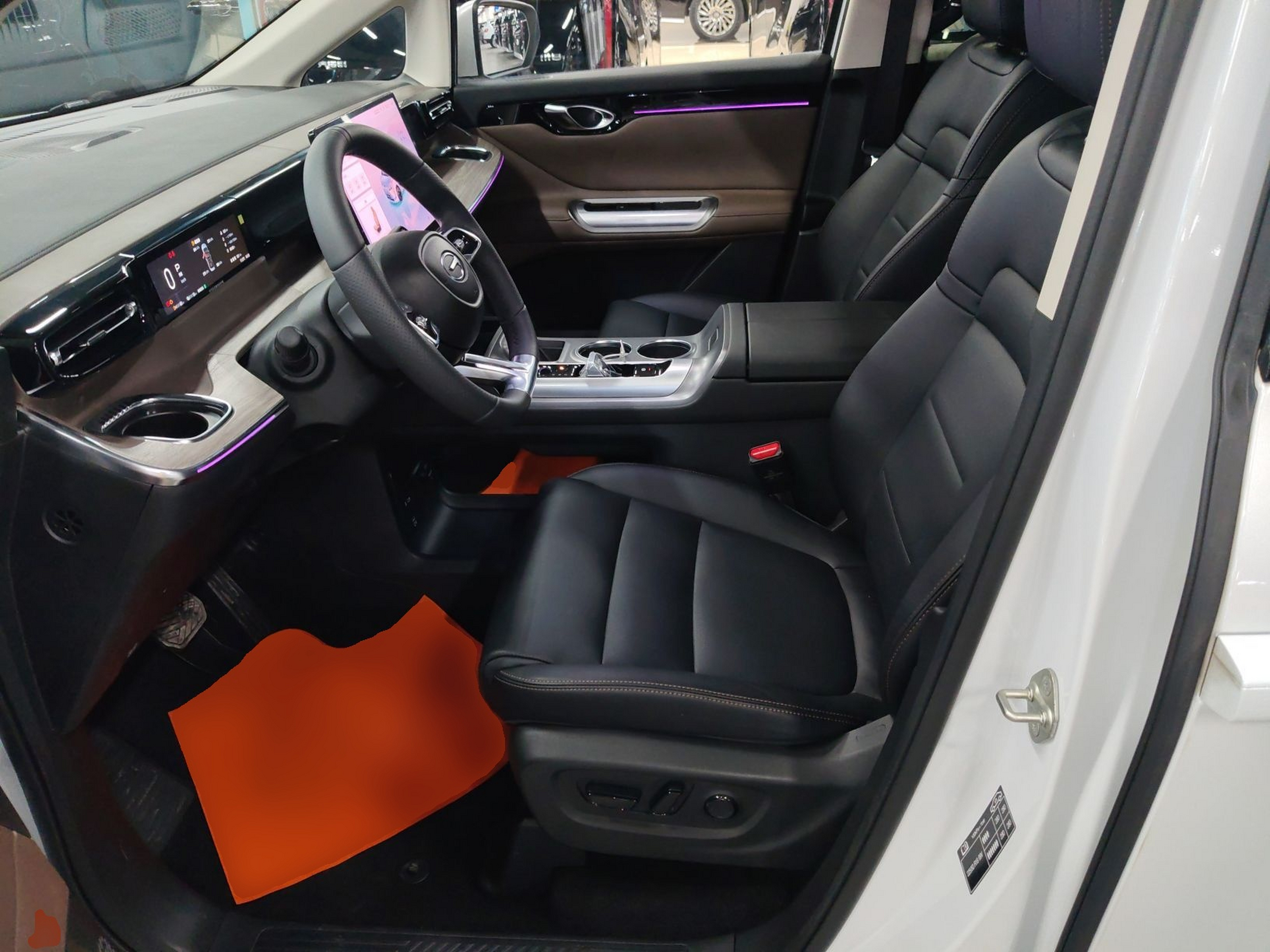 المقاعد الأمامية داخل السيارة