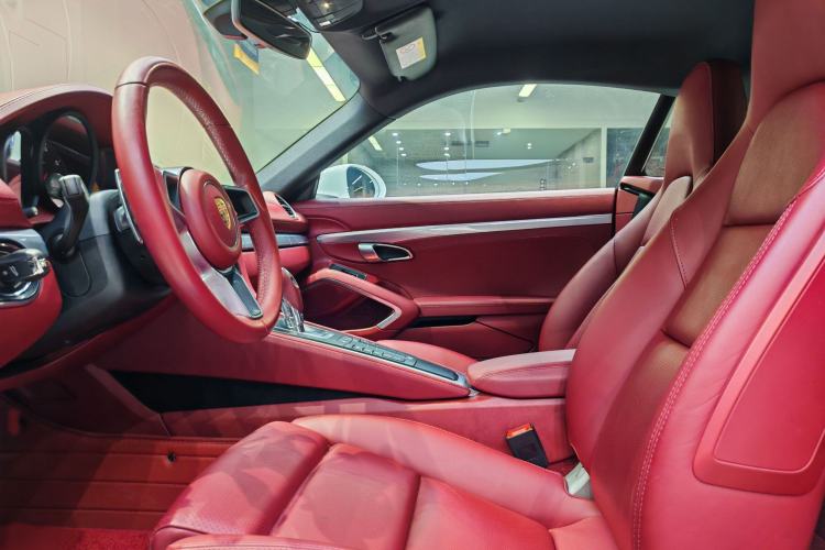 Used Porsche 718 2018 Cayman 2.0T
