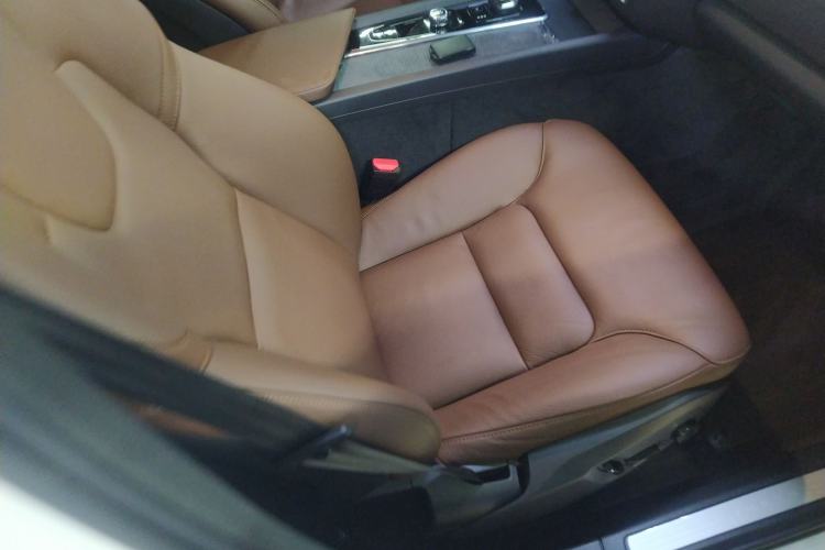 Used Volvo XC60 2022 B5 4x4 Zhiyi Luxury Edition
