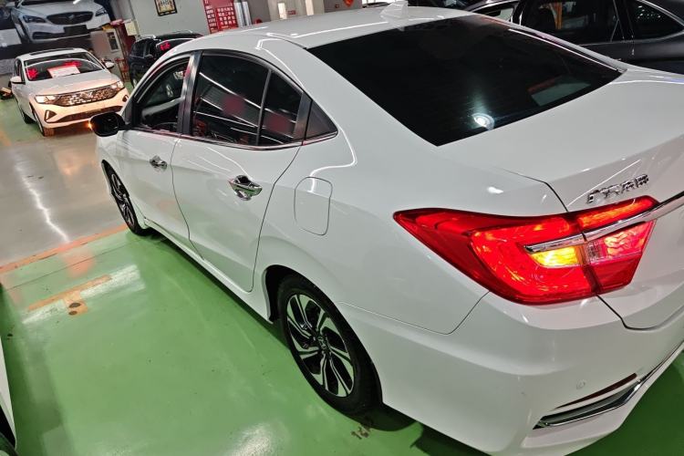 Used Honda Crider 2016 1.8L CVT Luxury Edition
