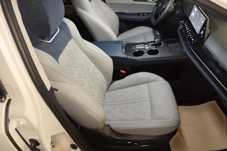 Used Changan UNI-K iDD 2022 Blue Whale iDD 130km 1.5T Prestige Model
