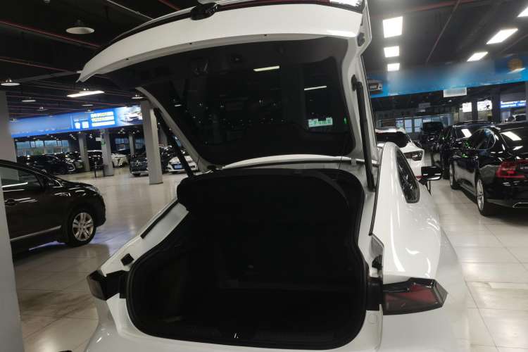 Used Changan UNI-V 2023 1.5T Prestige Model
