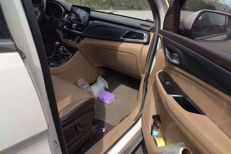 Used Baojun 730 2017 1.8L iAMT Prestige Version 7 Seats
