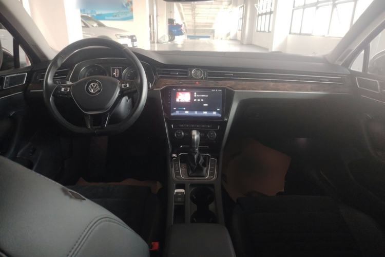 Used Volkswagen Magotan 2018 330TSI DSG Luxury Model