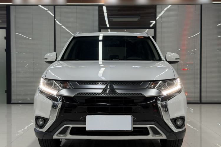 Used Mitsubishi Outlander 2020 2.0L Two-Wheel Drive Enjoyment Version 5 Seats
