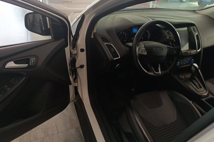 Used Ford Focus 2018 Hatchback Classic 1.6L Automatic Trendy SmartDrive Edition