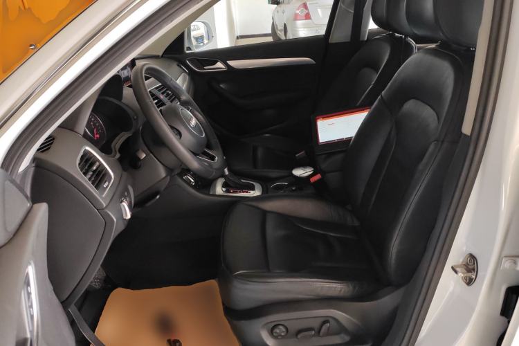 Used Audi Q3 2015 35 TFSI Comfort Model
