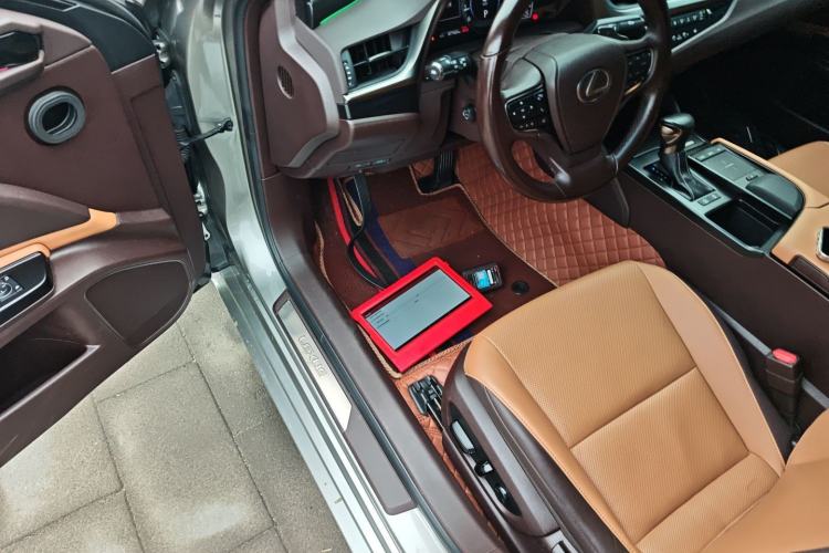 Used Lexus ES 2020 200 Excellence Edition
