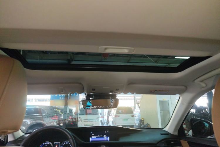 Used Lexus ES 2015 300h Comfort Edition