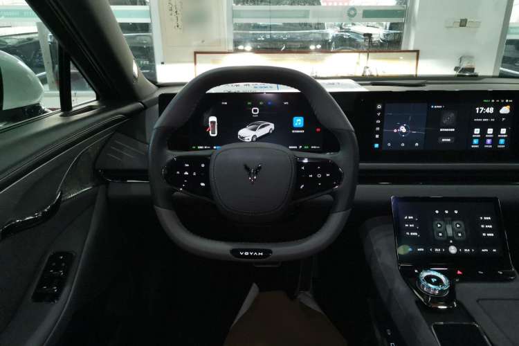 Used VOYAH PASSION 2024 PHEV Four-Wheel Drive Ultra-Long Range Executive Edition
