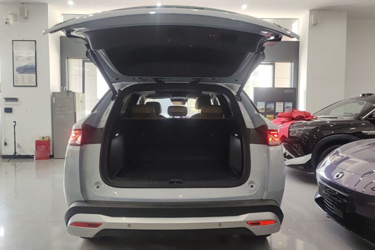 Used BYD Song L DM-i 2025 Intelligent Driving Version 112 km Beyond-Range Type
