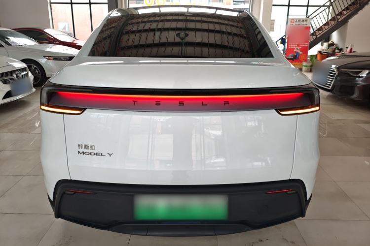 Used Tesla Model Y 2025 Rear-Wheel-Drive Version
