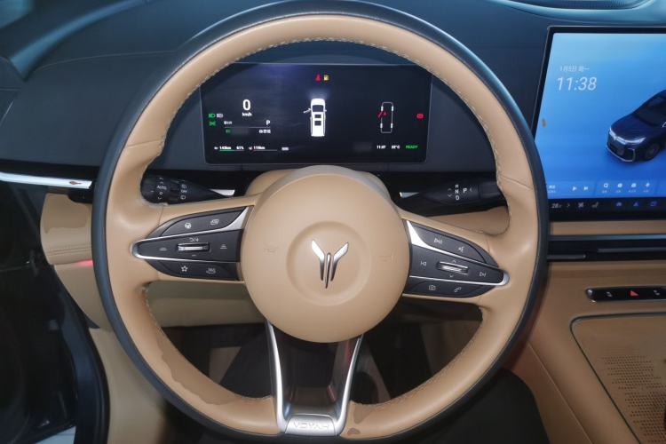 Used VOYAH Dream 2025 PHEV Four-Wheel Drive Prestige Kunpeng Edition
