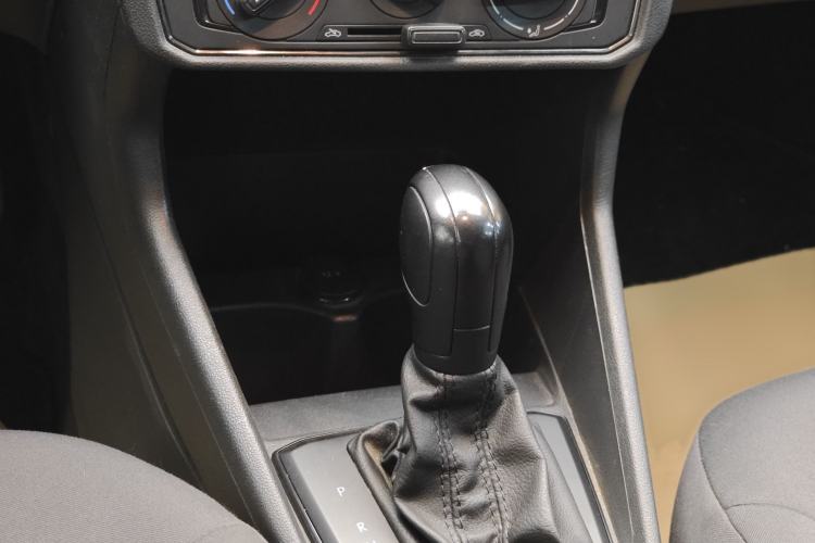 Used Volkswagen Santana 2016 1.6L Automatic Fashion Edition
