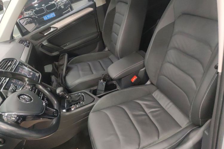 Used Volkswagen Tiguan L 2019 Revised 330TSI Automatic Two-Wheel Drive Smart & Luxury Edition China VI Standard
