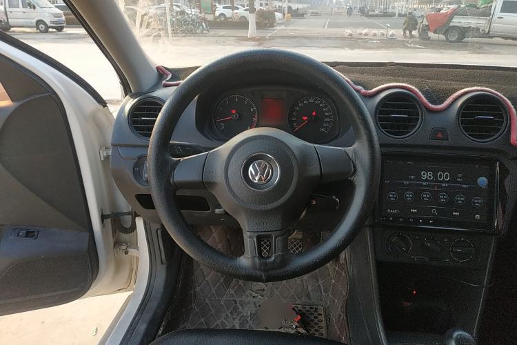 Used Volkswagen Jetta 2015 Value Edition 1.6L Manual Fashionable Style
