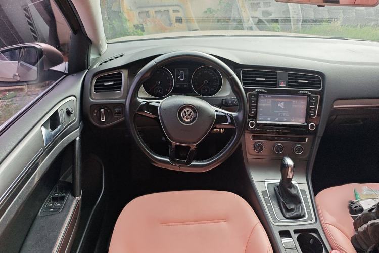 Used Volkswagen Golf 2016 1.6L Automatic Comfort Model
