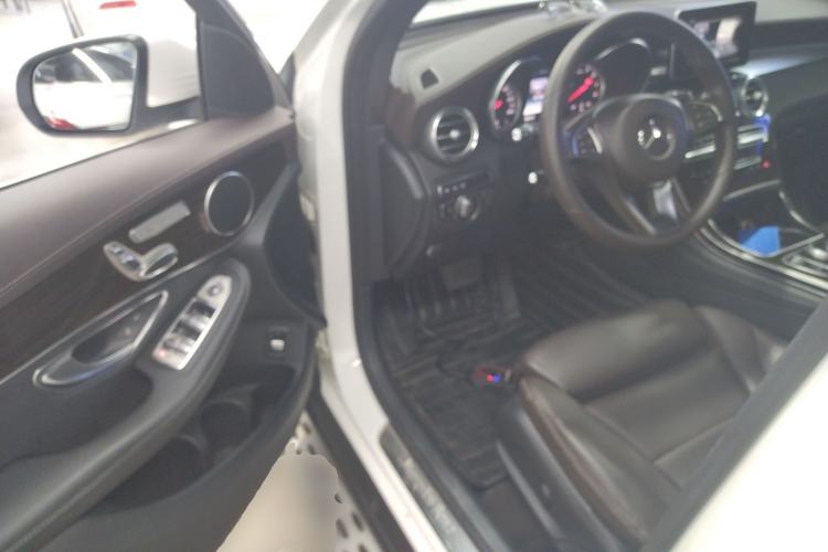 Used Mercedes-Benz GLC 2017 GLC 260 4MATIC Luxury Model
