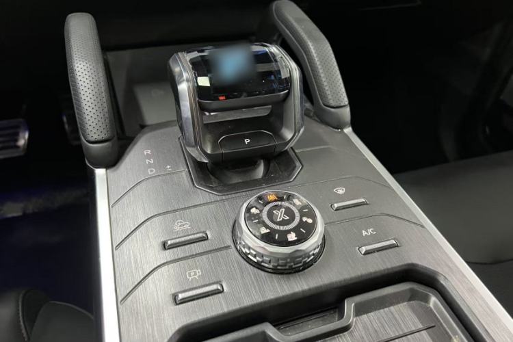 Used JETOUR Traveler 2023 2.0T All-Wheel Drive Conquer PRO
