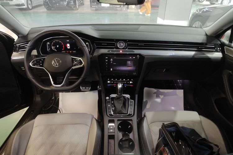 Used Volkswagen Magotan 2023 2 Million Units Limited Edition 330TSI DSG Leading Version