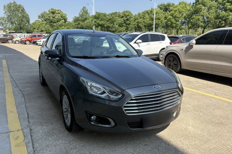 Used Ford Escort 2015 1.5L Automatic Fashion Model
