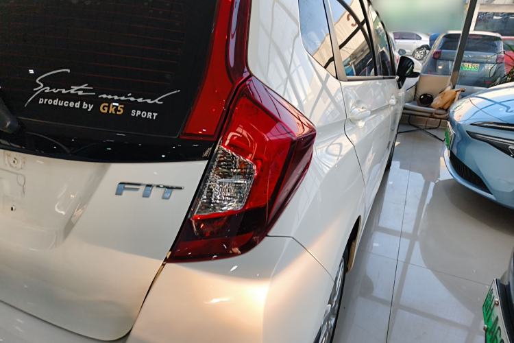 Used Honda Fit 2018 1.5L CVT Comfort Sunroof Version