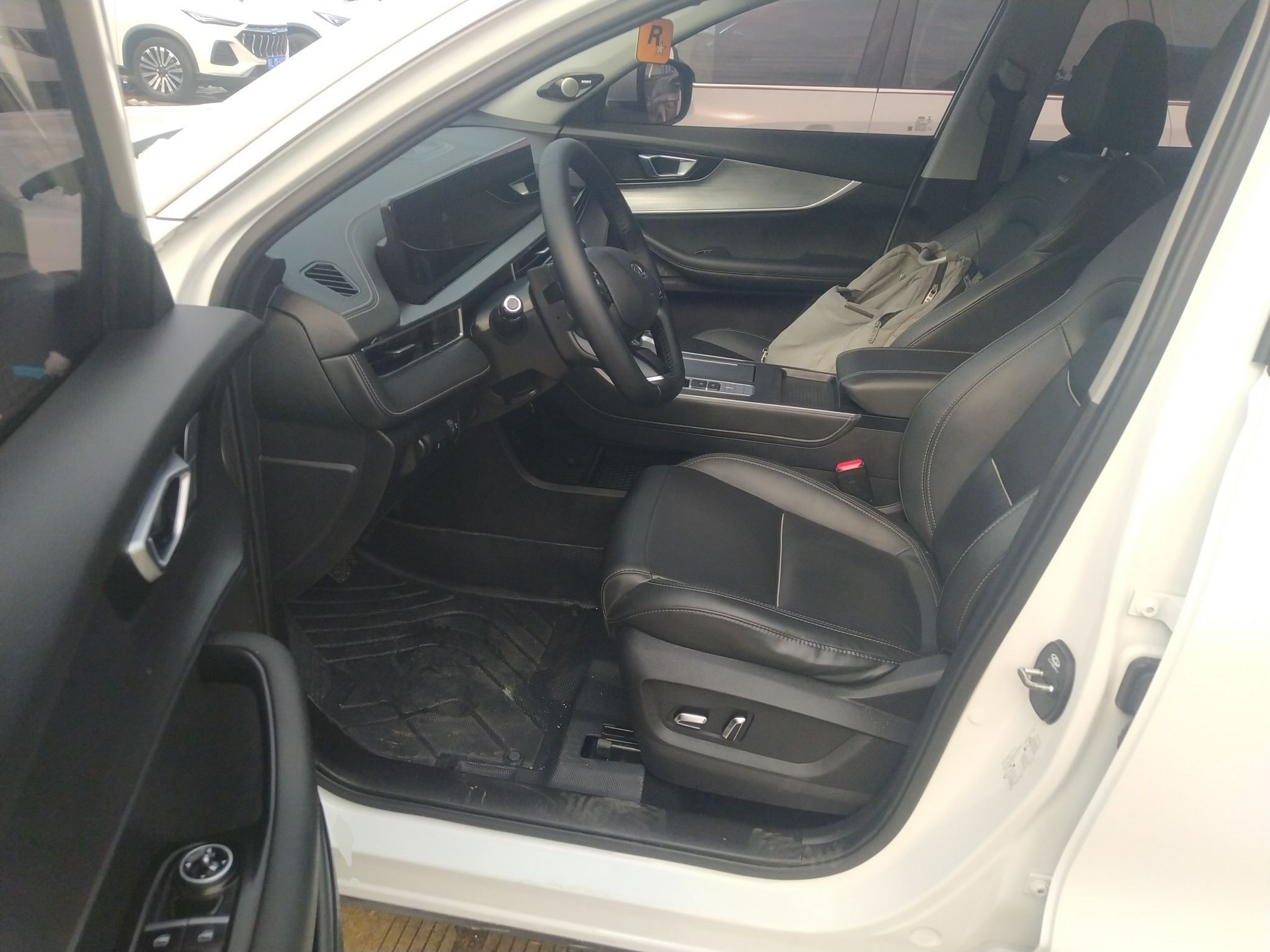 Переднее сиденье в автомобиле