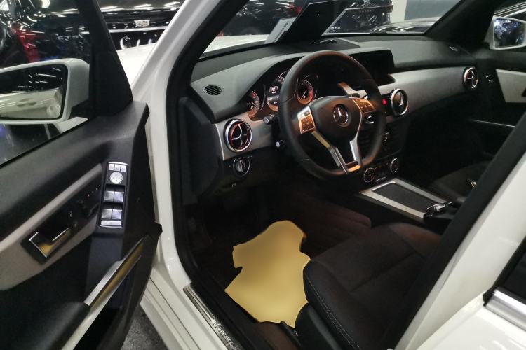 Used Mercedes-Benz GLK-Class 2015 GLK 260 4MATIC Dynamic Edition Ultimate Version
