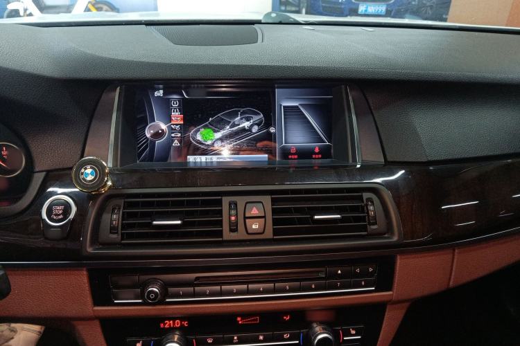 Used BMW 5 Series 2017 525Li Leading Model
