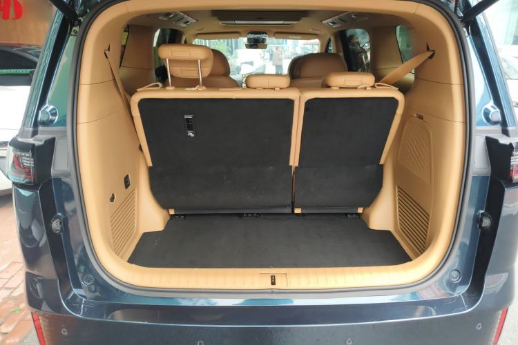 Used VOYAH Dream 2025 PHEV Four-Wheel Drive Prestige Kunpeng Edition
