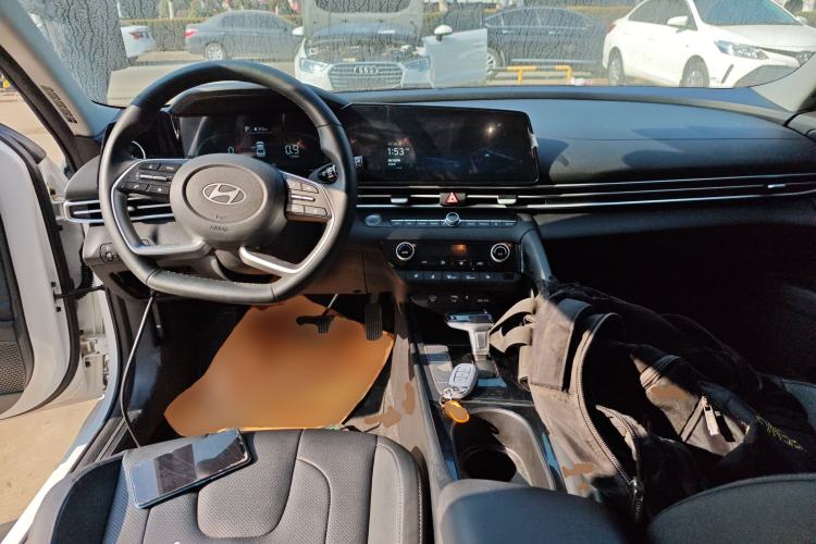 Used Hyundai Elantra 2023 1.5L CVT LUX Prestige Edition