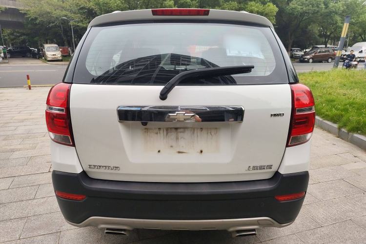 Used Chevrolet Captiva 2015 2.4L 4x4 Flagship Edition 7-Seater
