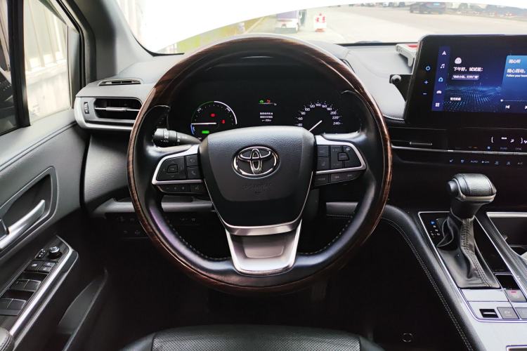 Used Toyota Sienna 2021 2.5L Hybrid Premium Edition
