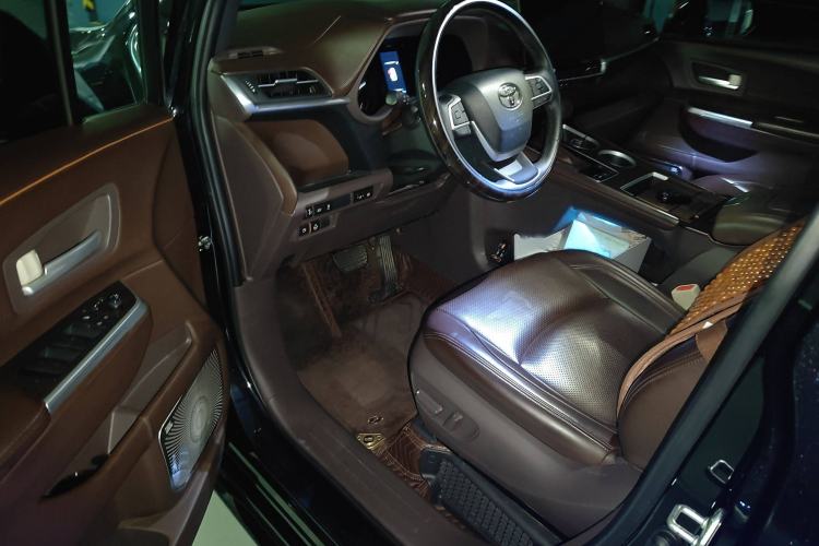 Used Toyota Sienna 2021 2.5L Hybrid Luxury Edition
