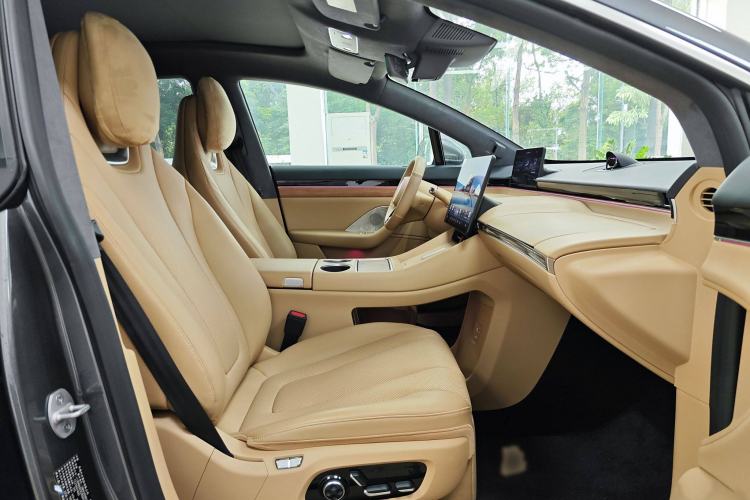 Used Hima Luxeed R7 2024 All-Electric 667 km Max
