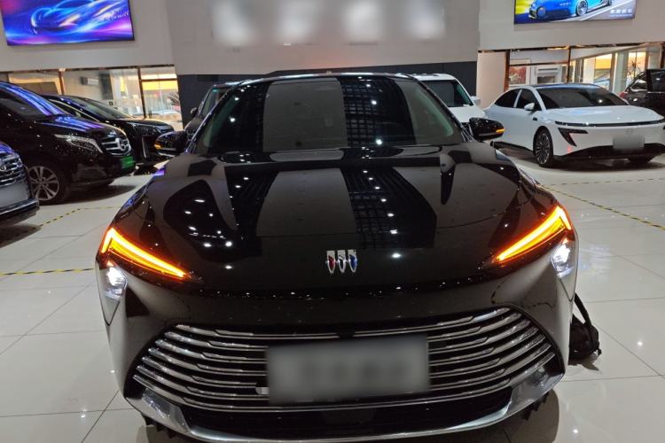 Used Buick LaCrosse 2025 28T Platinum Edition
