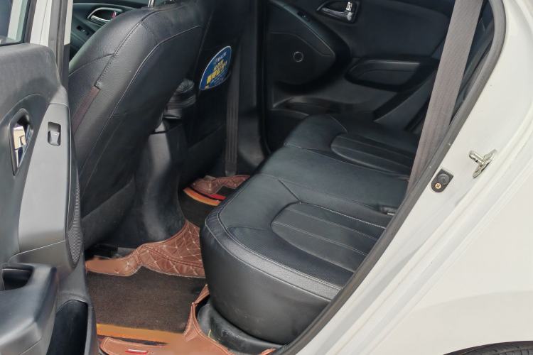 Used Hyundai ix35 2013 2.0L Automatic Two-Wheel Drive Smart GLS China IV Standard