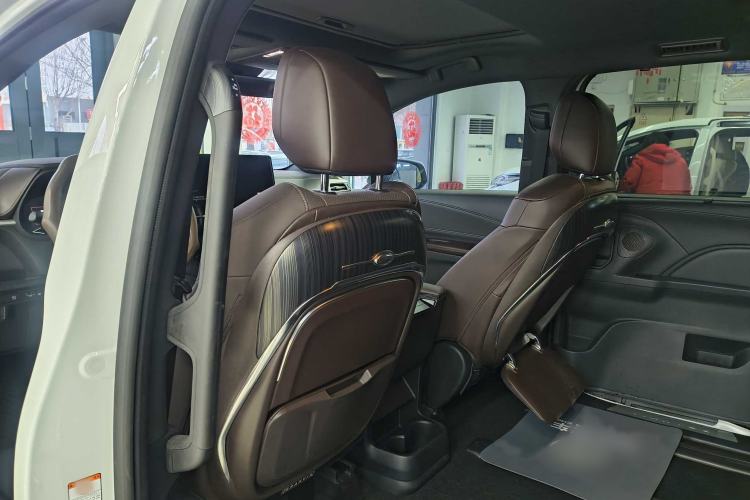 Used Toyota Granvia 2024 2.5L Hybrid Prestige PLUS Four-Wheel Drive Version