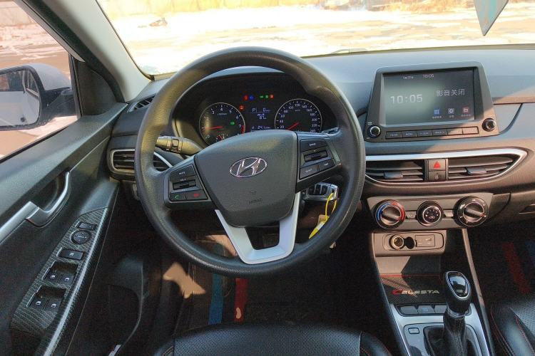 Used Hyundai Celesta 2017 1.6L Automatic Enjoyment Version GLS