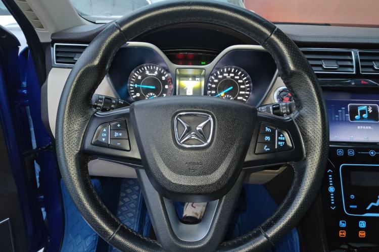 Used JMC Yusheng S330 2016 1.5L GTDi Automatic Two-Wheel Drive Flagship Edition
